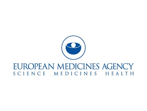 Logo de l'Agence européenne des médicaments représentant un emblème circulaire bleu et le texte "European Medicines Agency Science Medicines Health" en dessous. Logo of the European Medicines Agency featuring a blue circular emblem and the text "European Medicines Agency Science Medicines Health" beneath it.